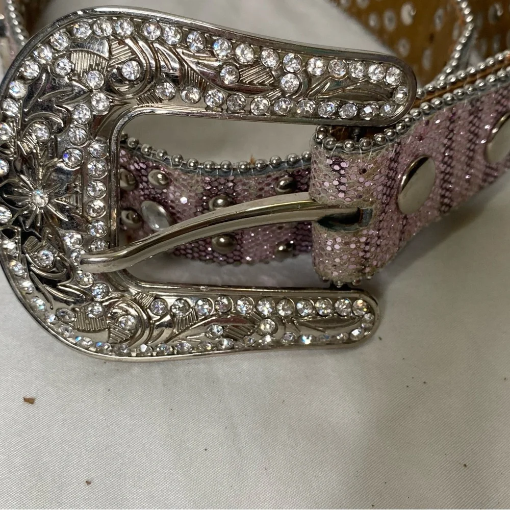 Novona conch horseshoe belt